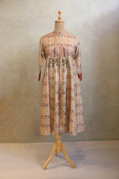 Lightly Embroidered Tie-Up Jacket